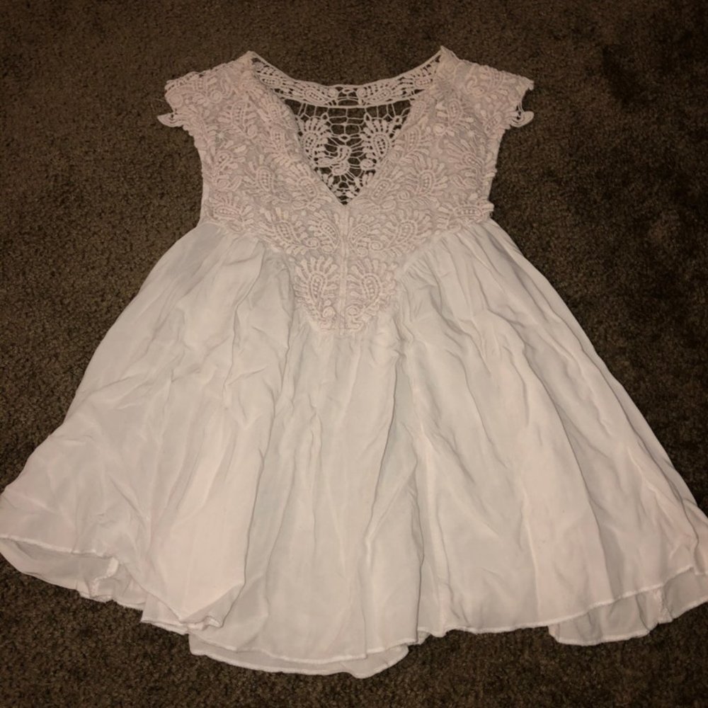 Moon collection white tank top with lace size YXL